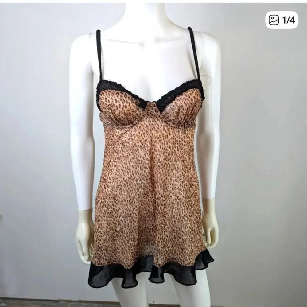 Elegant Leopard Print Chemise with Black Accents